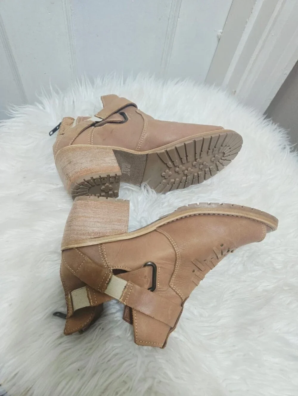 Caterpillar Cat Ankle Tan Leather Boot Buckled Strap and Cut-out Sz 8.5